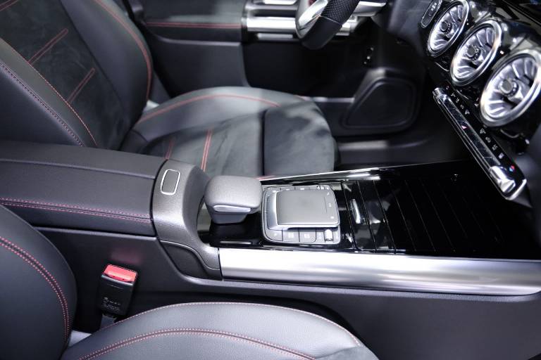 MERCEDES-BENZ GLA 68