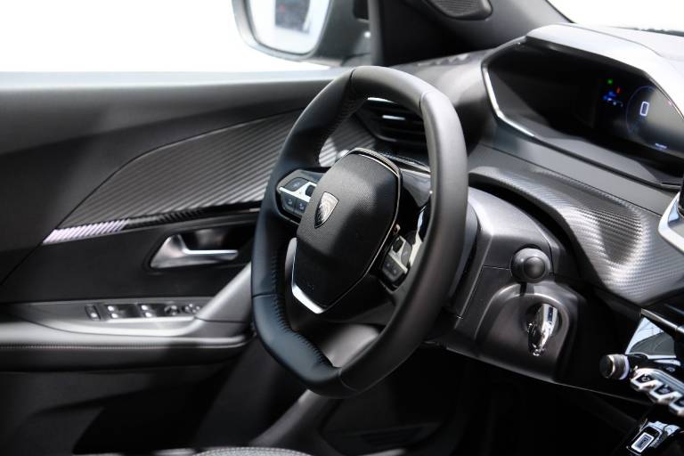 PEUGEOT 2008 42