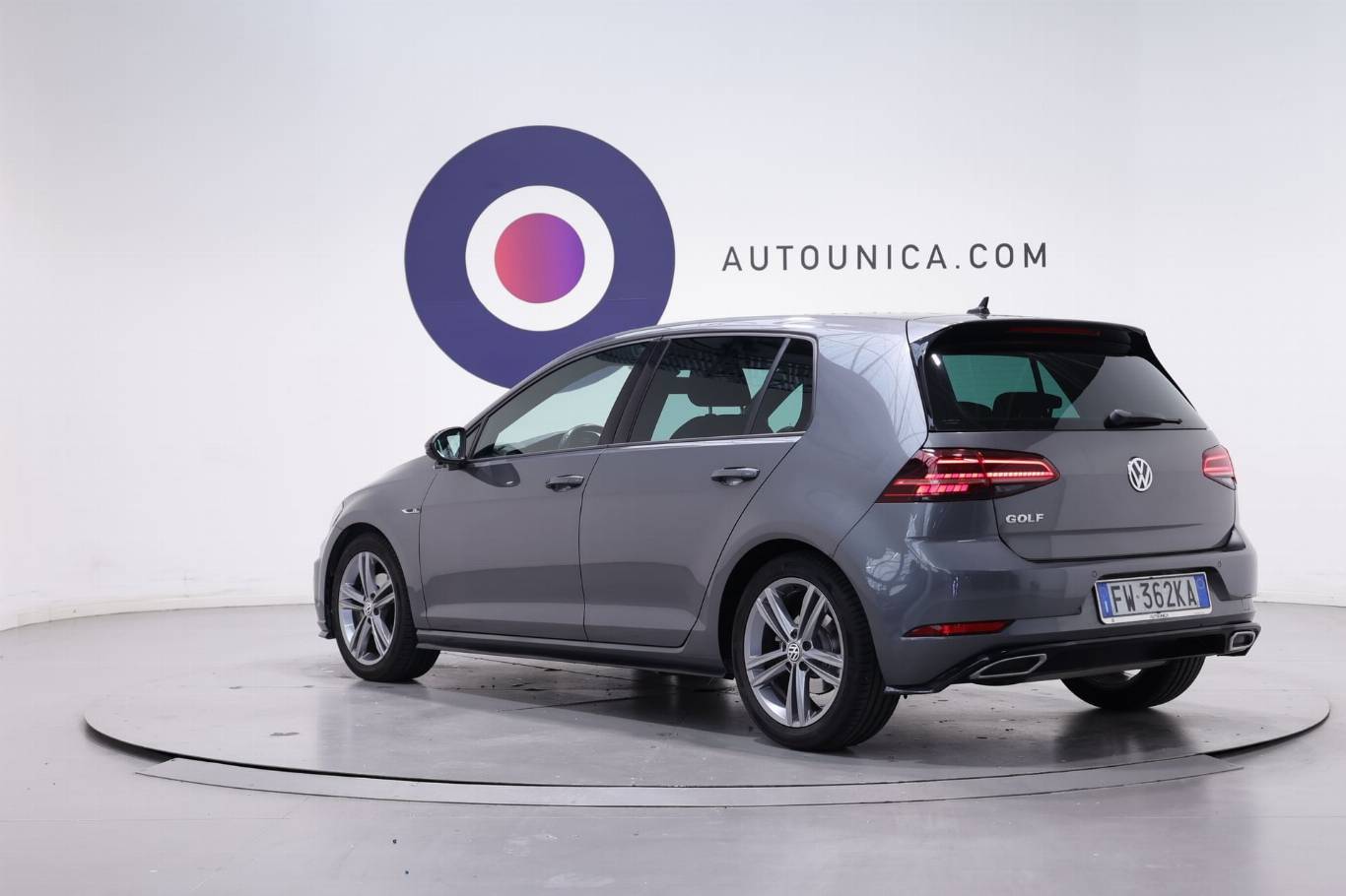 VOLKSWAGEN Golf 16