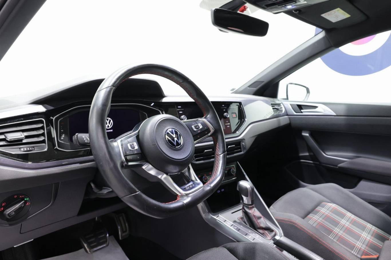 VOLKSWAGEN Polo 5