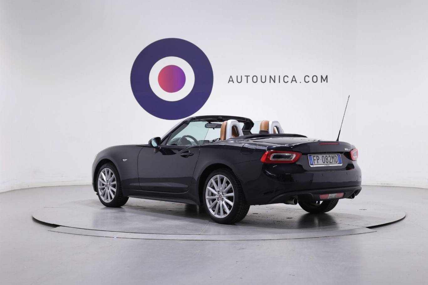 FIAT 124 Spider 16