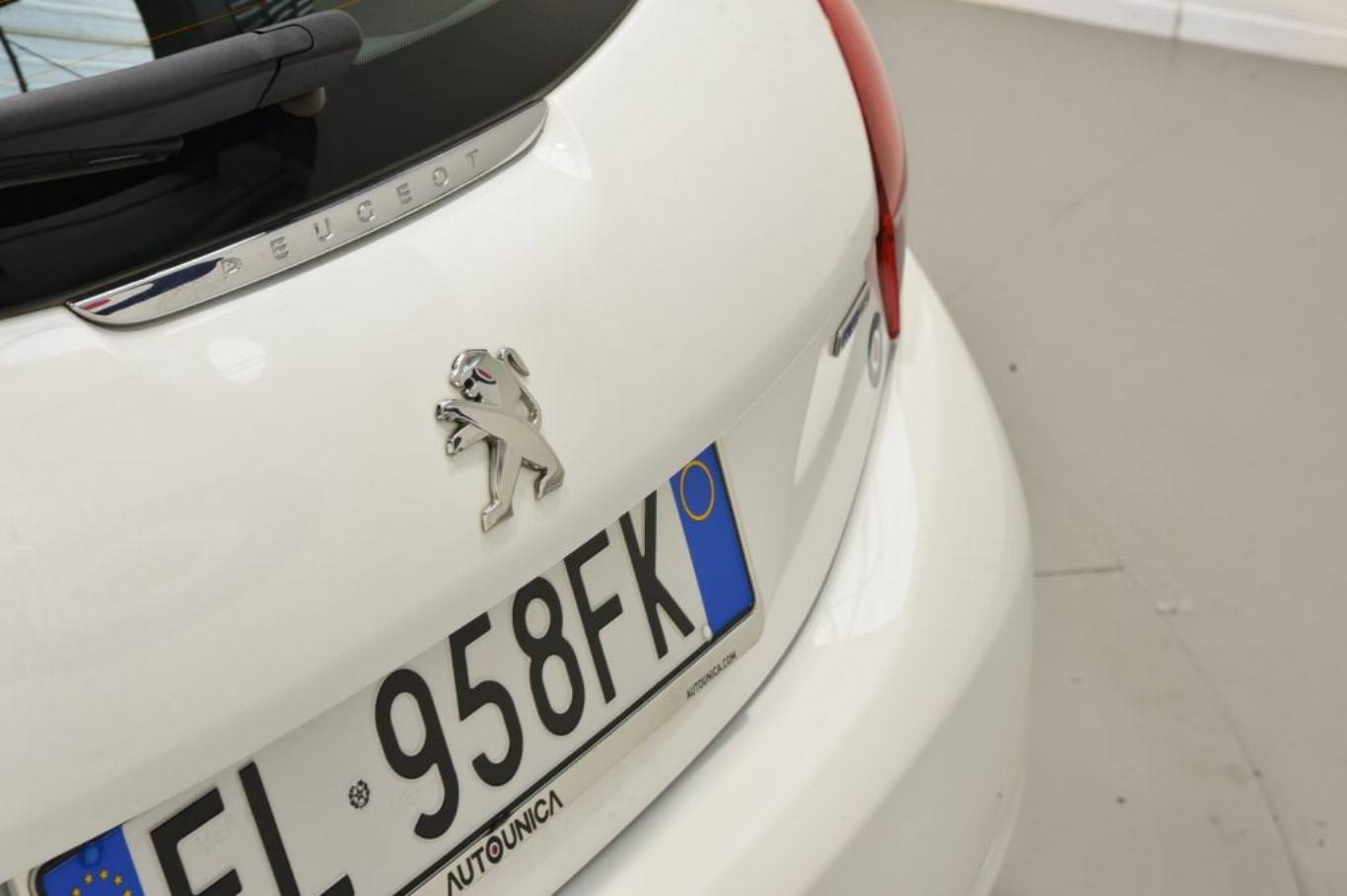 PEUGEOT 208 42