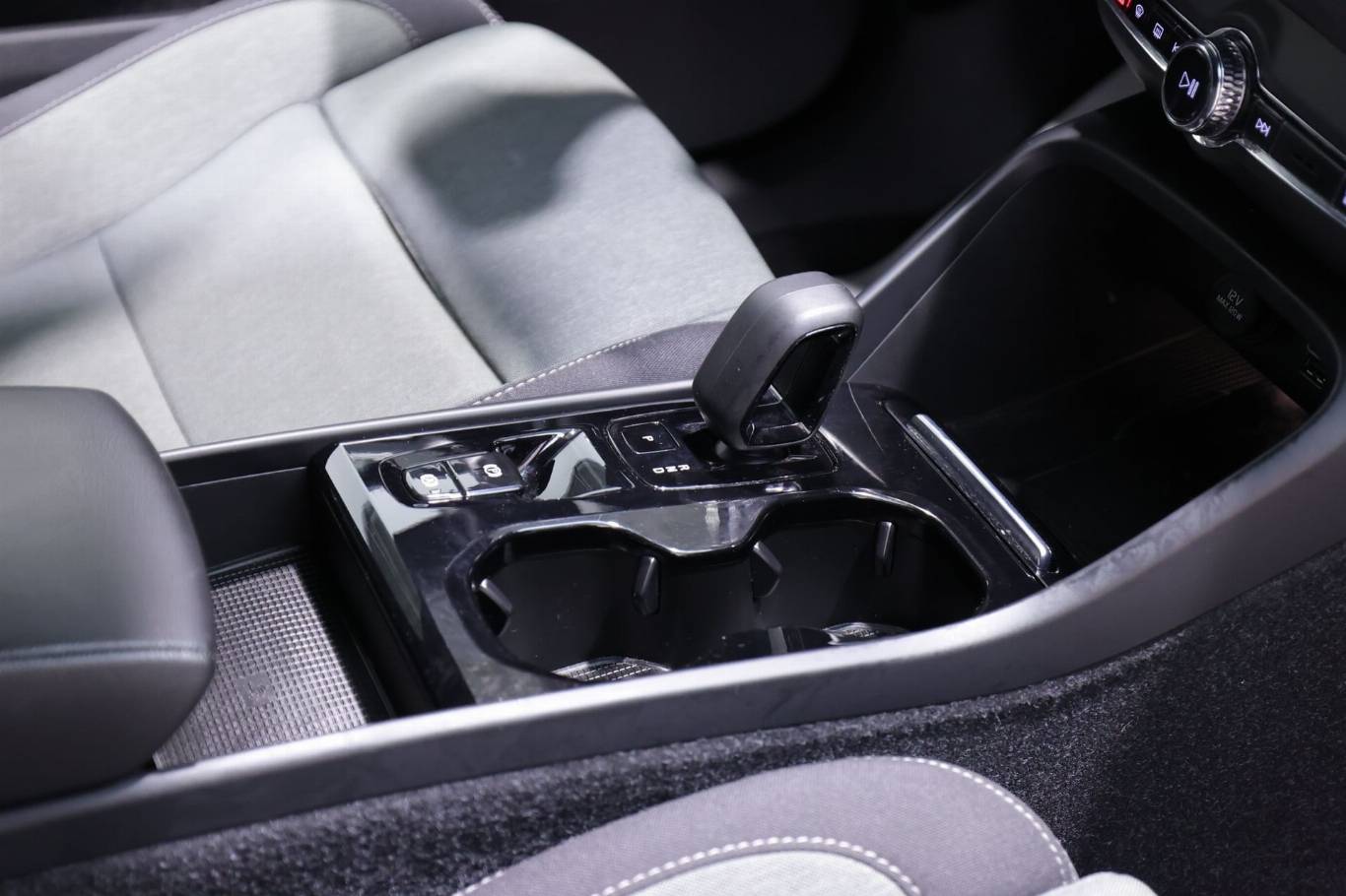 VOLVO XC40 49