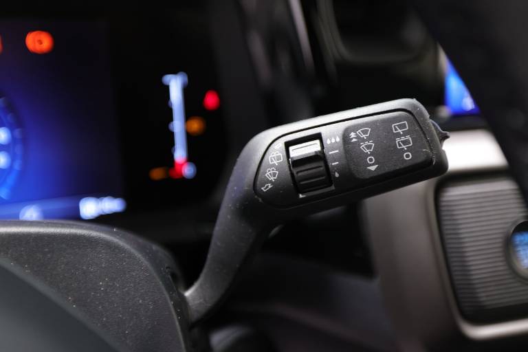 FORD Tourneo Courier 25