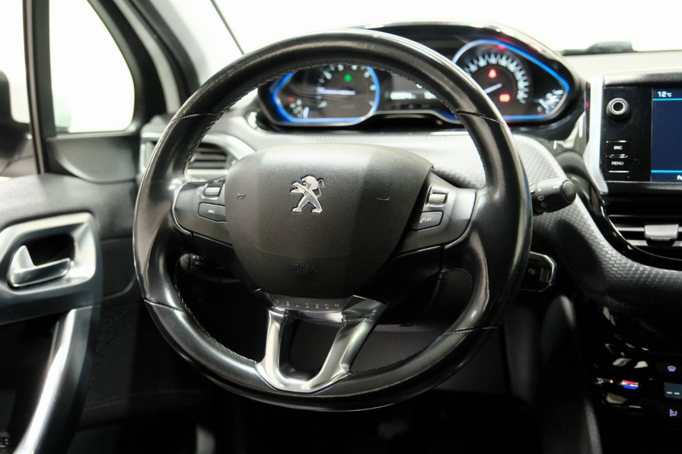 PEUGEOT 2008 39