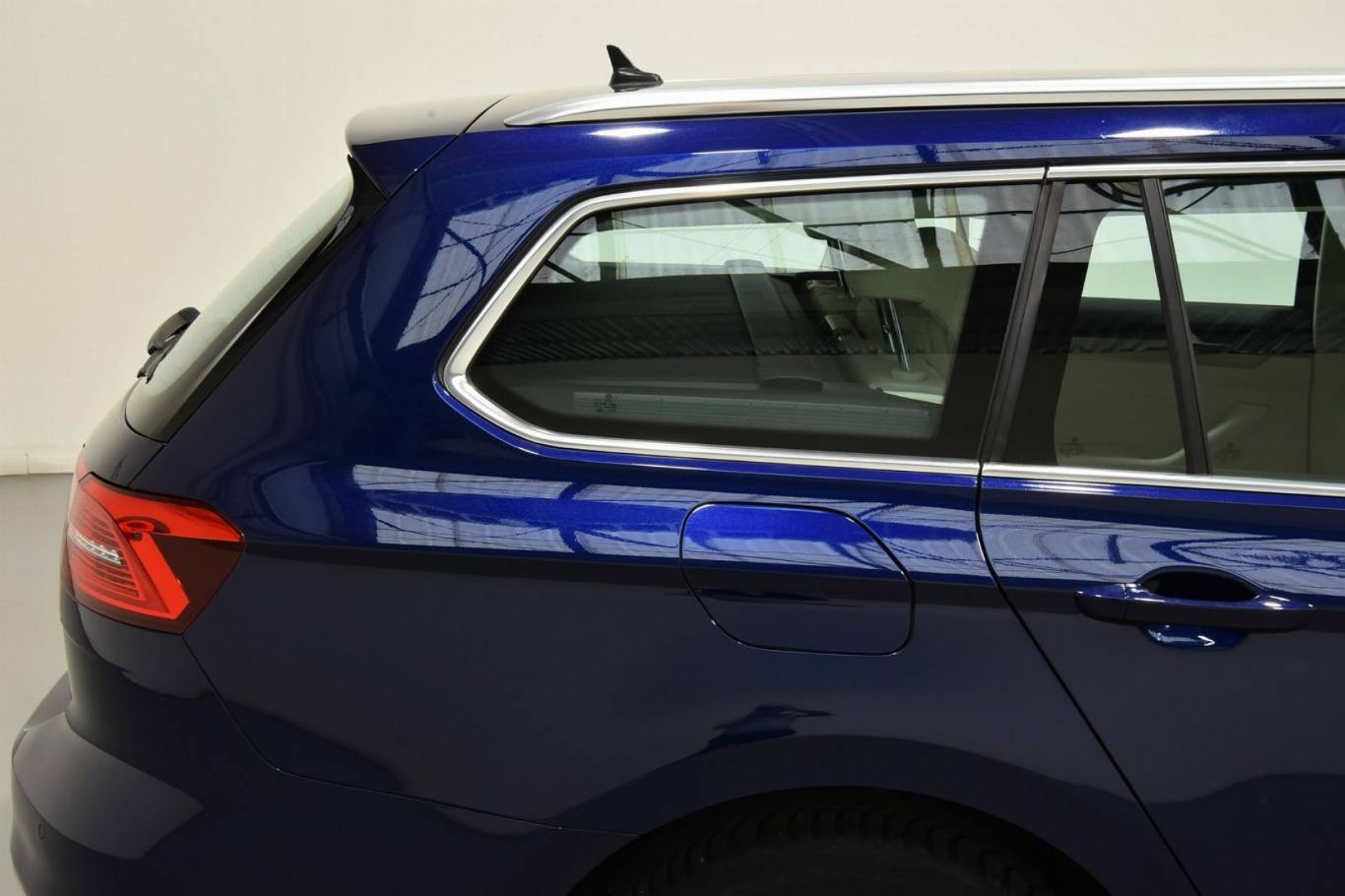 VOLKSWAGEN Passat Variant 44