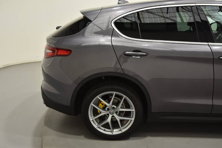 ALFA ROMEO Stelvio 53