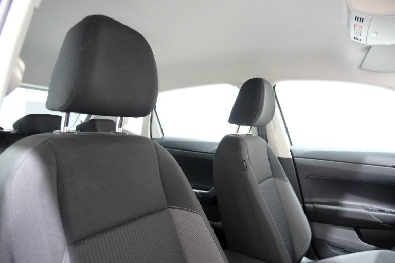 VOLKSWAGEN Polo 55