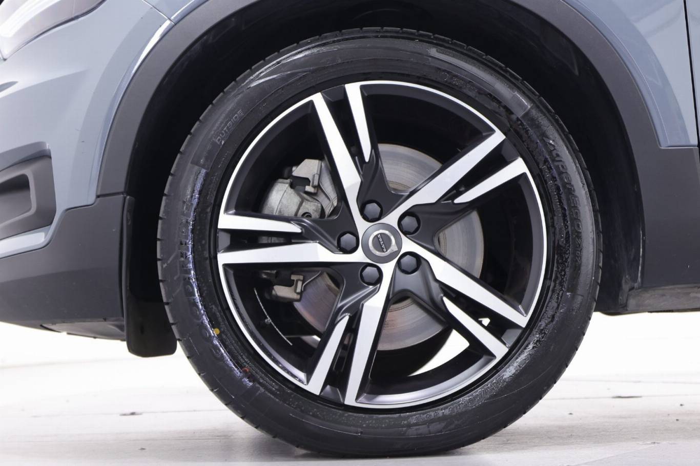 VOLVO XC40 13
