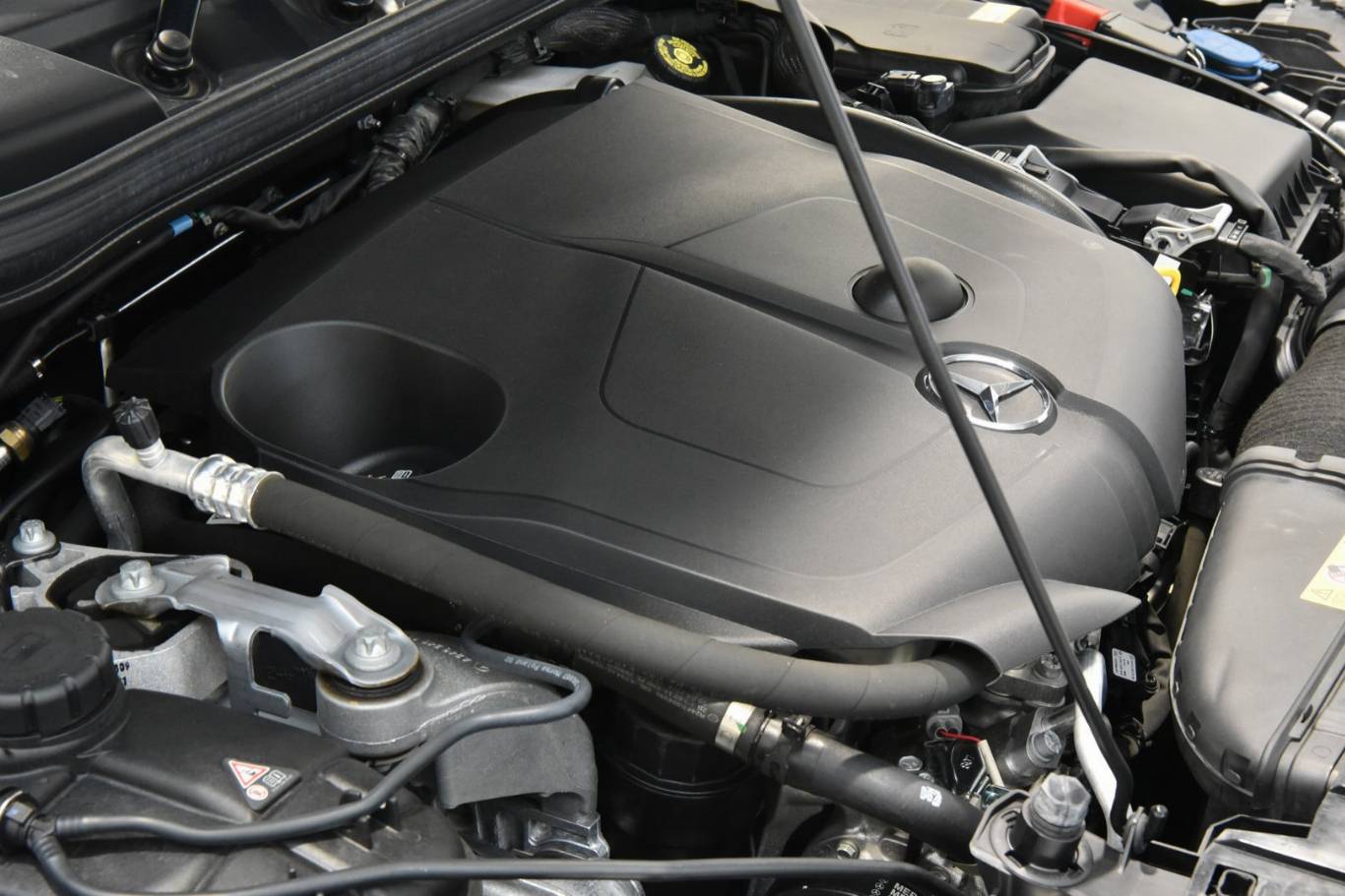 MERCEDES-BENZ GLA 200 50