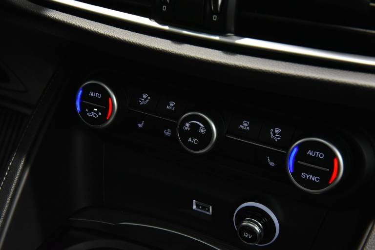 ALFA ROMEO Stelvio 22