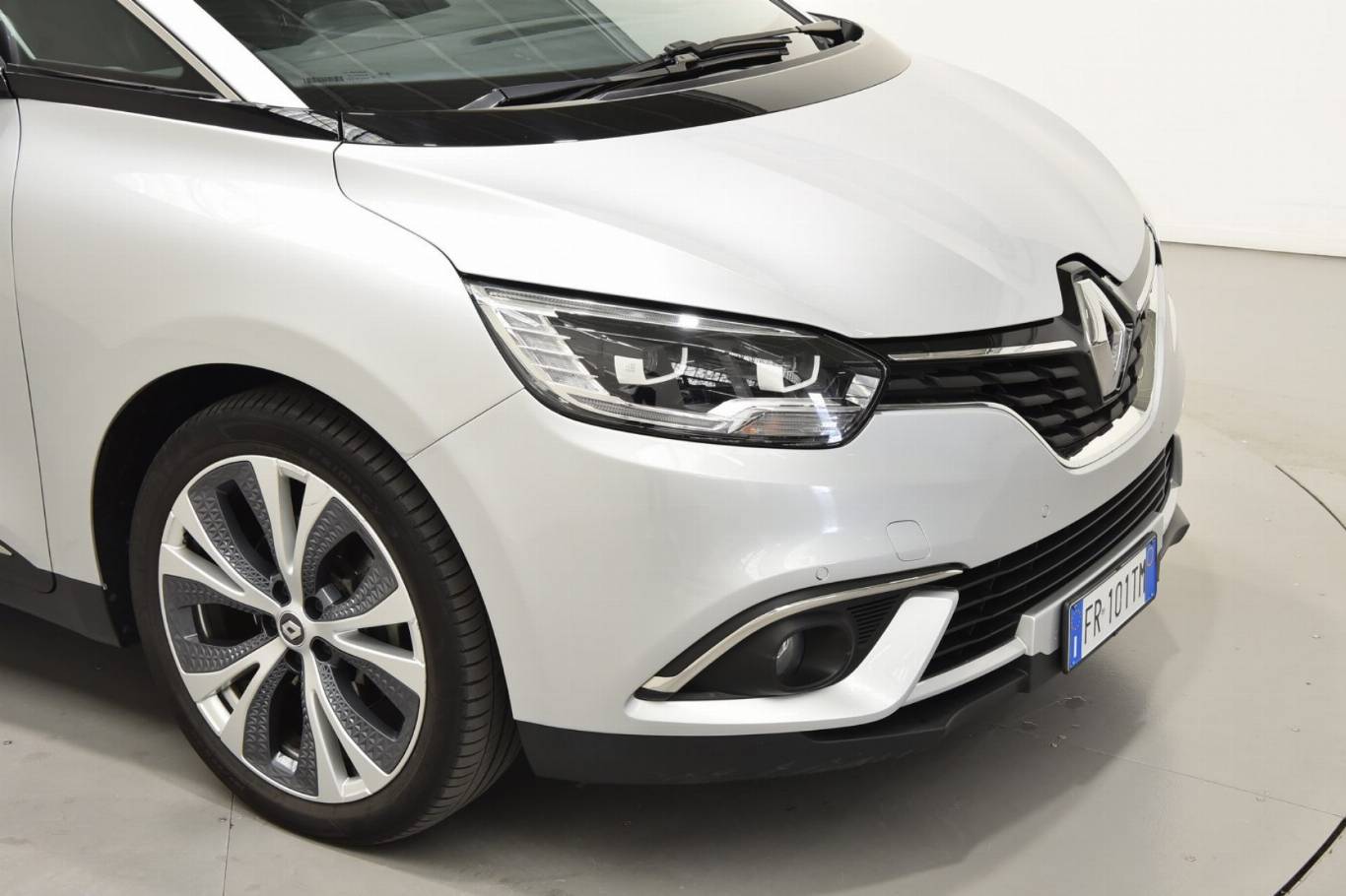RENAULT Grand Scenic 39