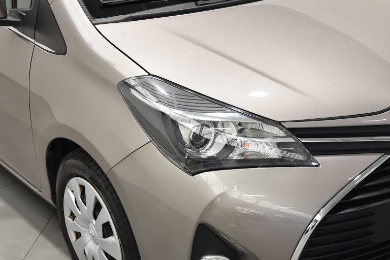 TOYOTA Yaris 40