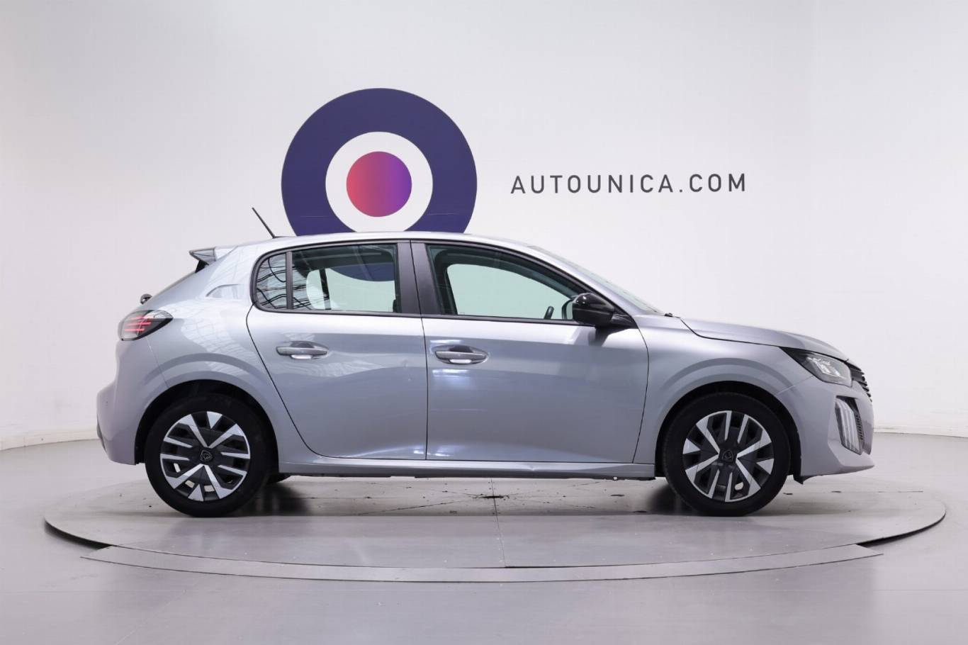 PEUGEOT 208 4