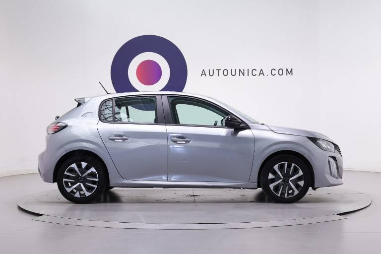 PEUGEOT 208 4