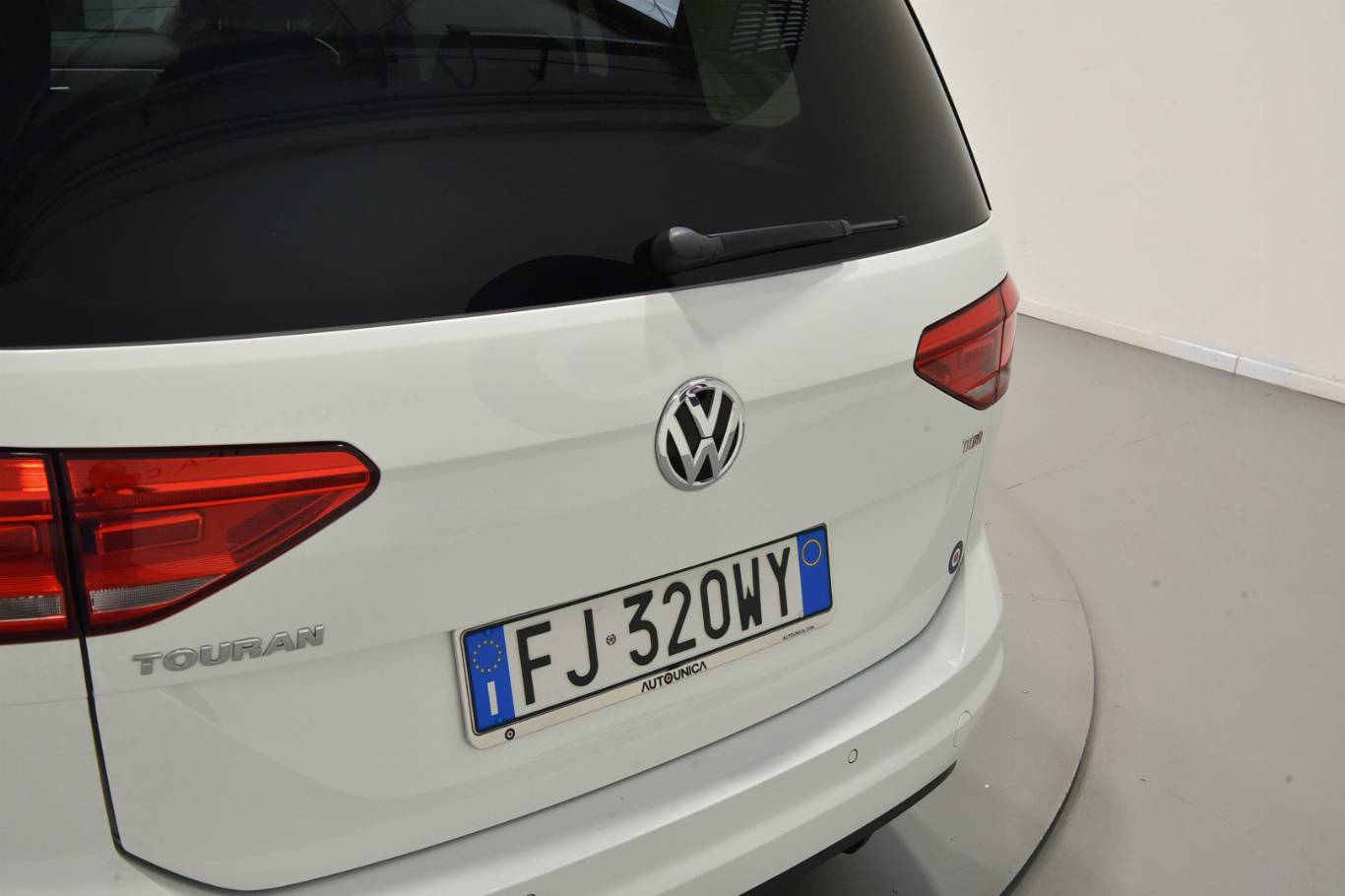 VOLKSWAGEN Touran 46