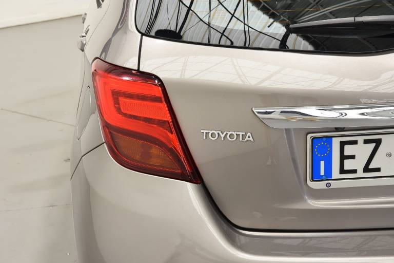 TOYOTA Yaris 34