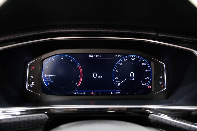 VOLKSWAGEN T-Cross 8