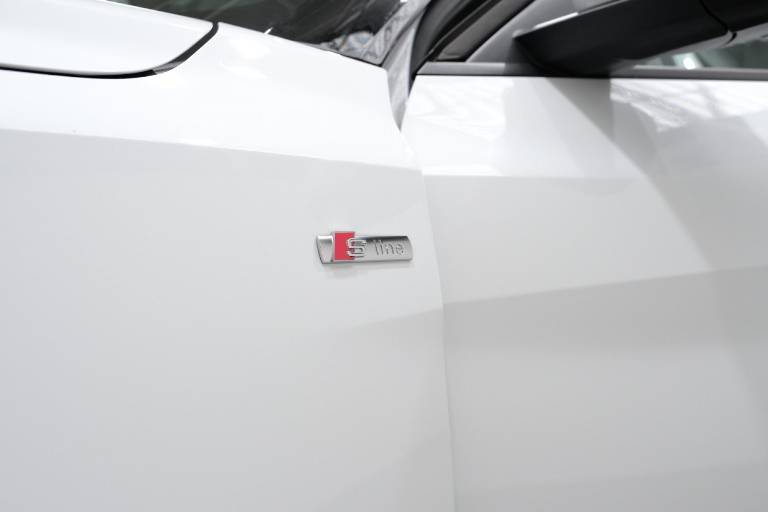 AUDI A1 64