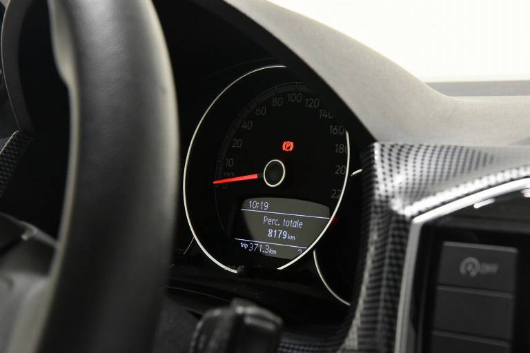 VOLKSWAGEN Up! 33