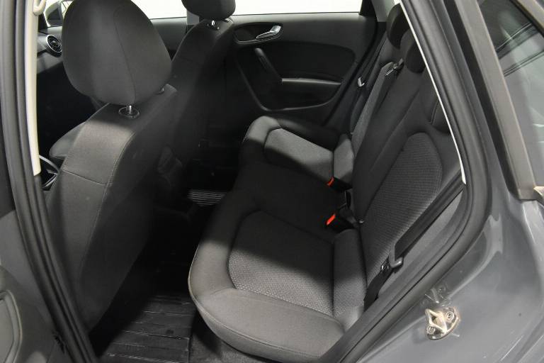 AUDI A1 38