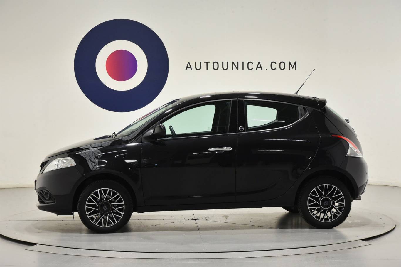 LANCIA Ypsilon 16