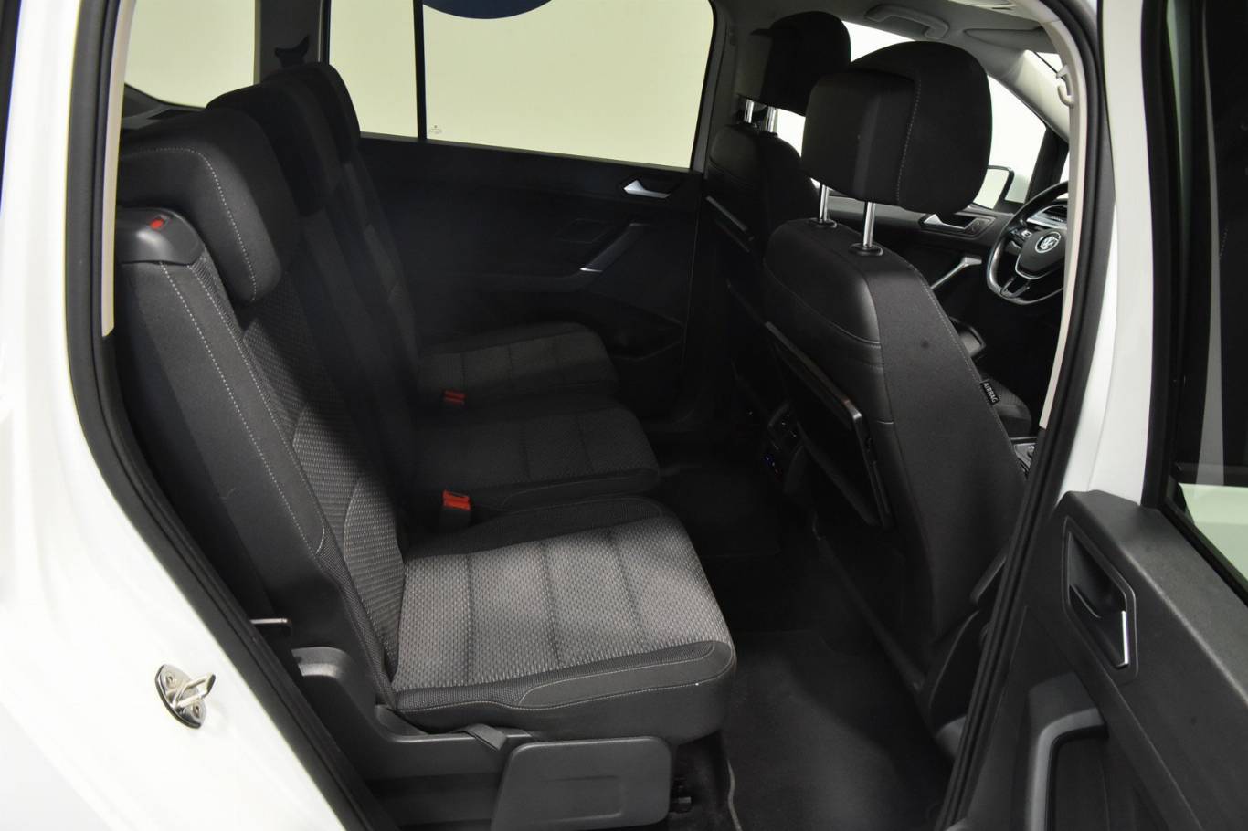 VOLKSWAGEN Touran 36