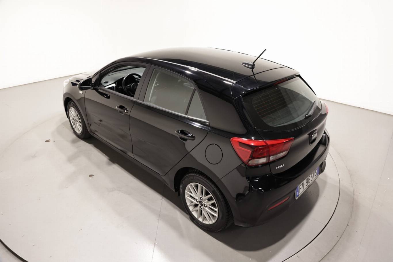 KIA Rio 42