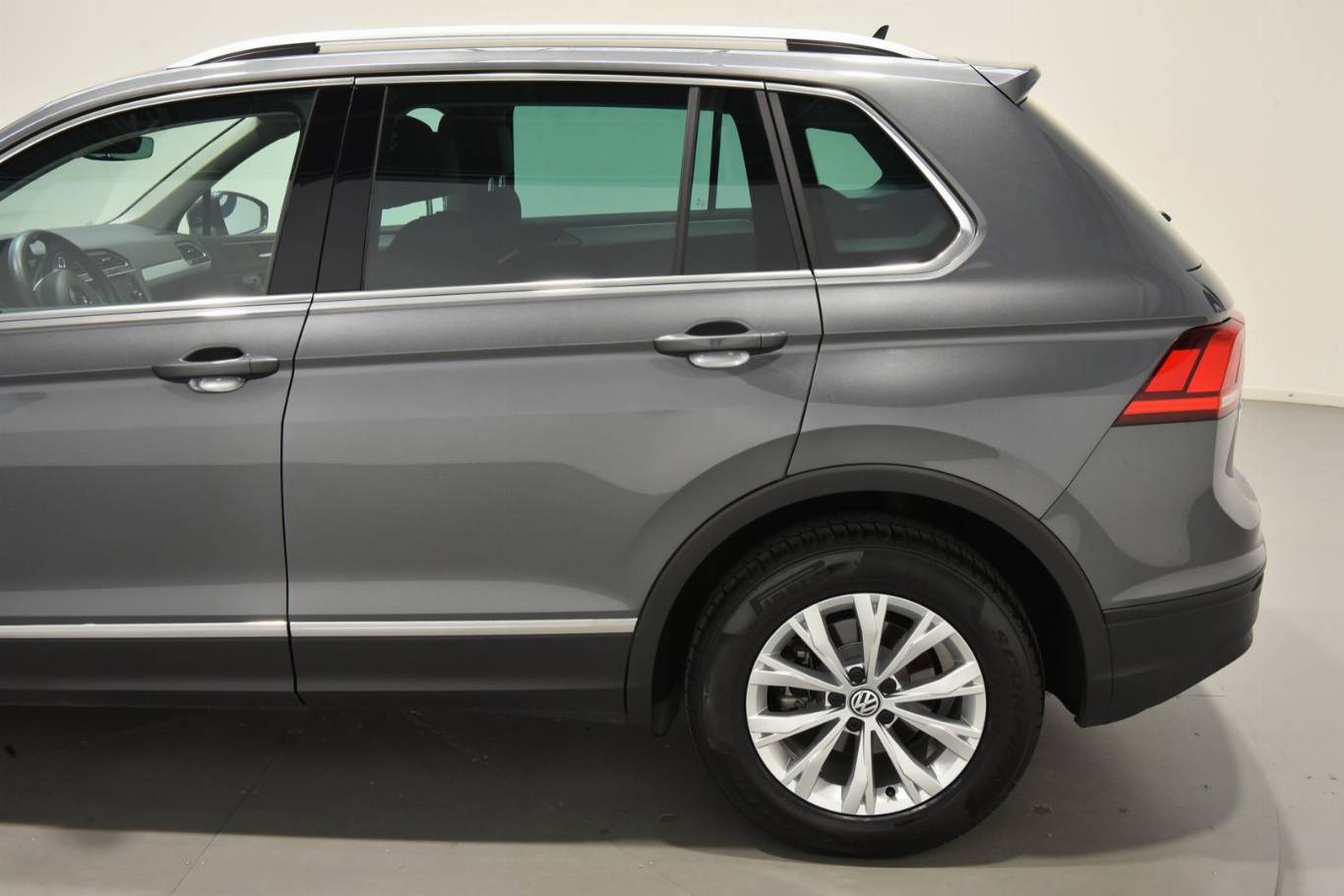 VOLKSWAGEN Tiguan 60