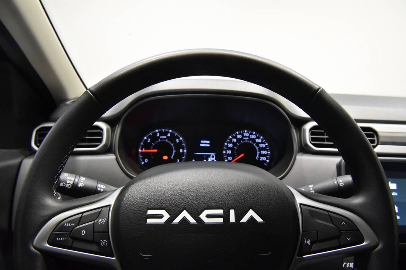 DACIA Duster 10