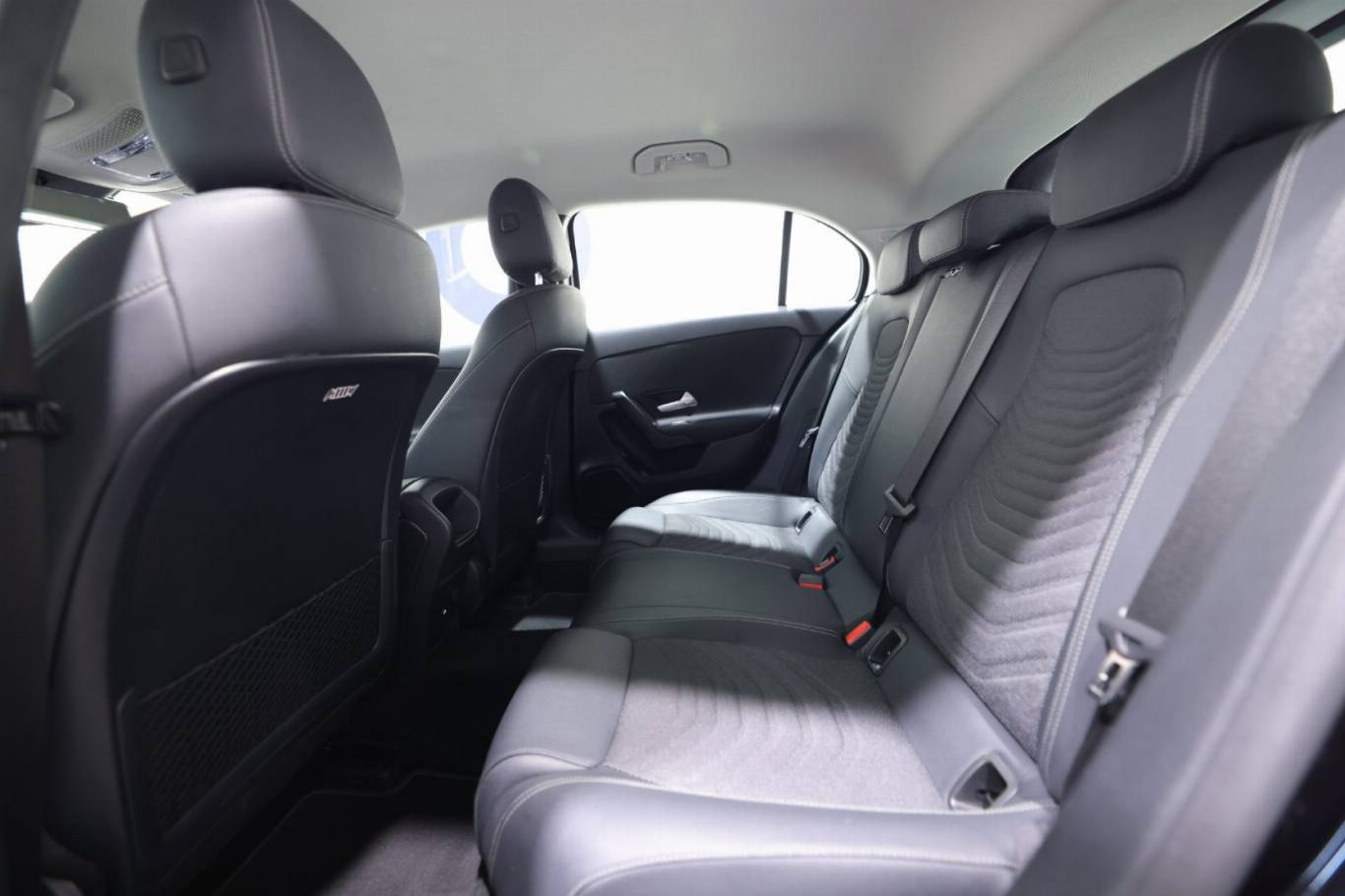 MERCEDES-BENZ A 180 39