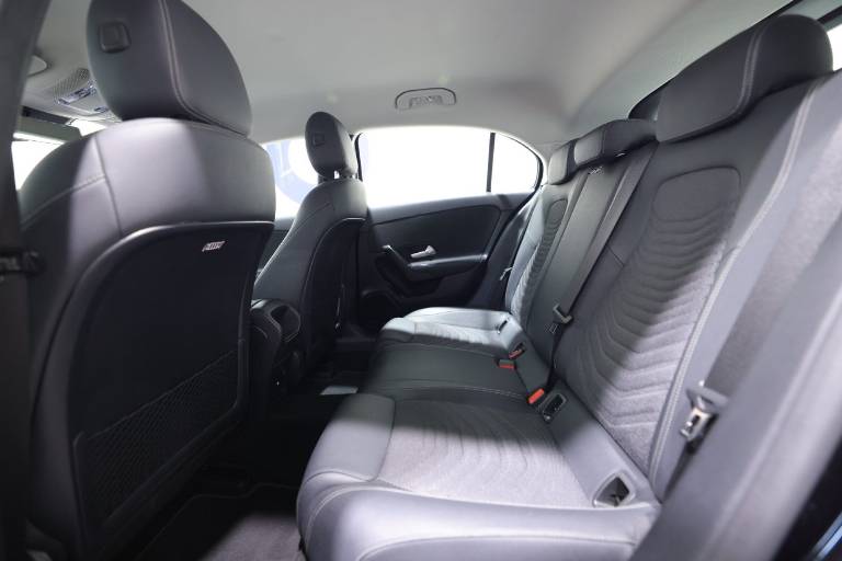 MERCEDES-BENZ A 180 39