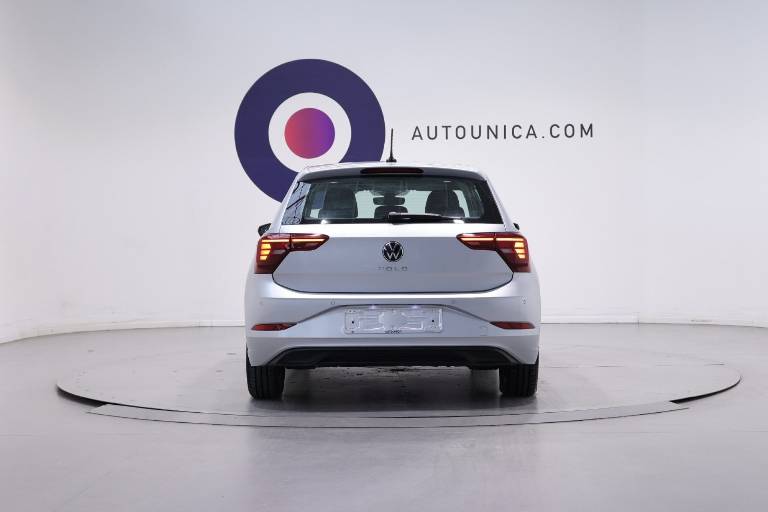 VOLKSWAGEN Polo 16