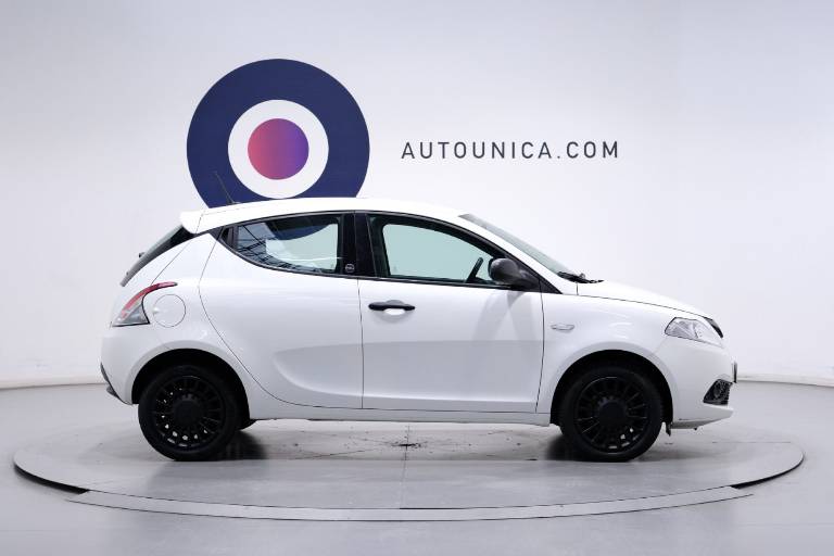 LANCIA Ypsilon 4