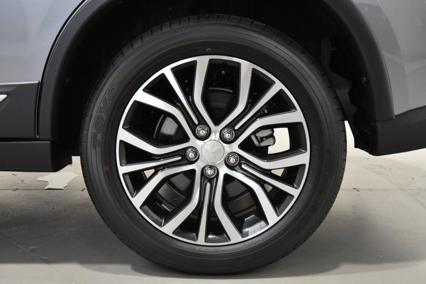 MITSUBISHI Outlander 15