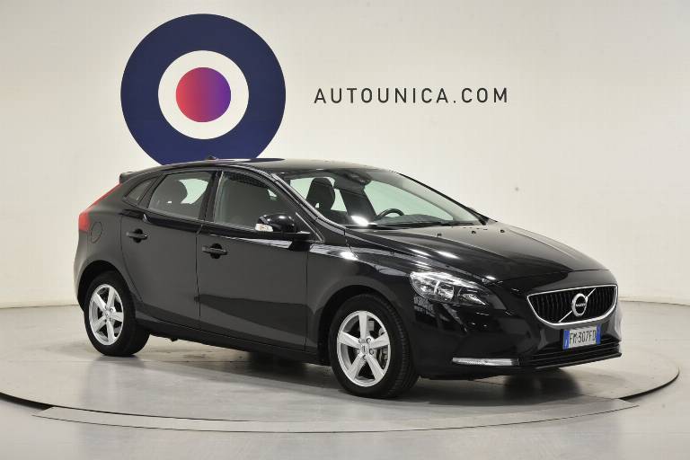 VOLVO V40 29