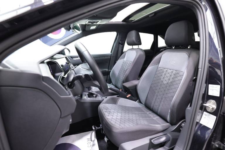 VOLKSWAGEN Taigo 6
