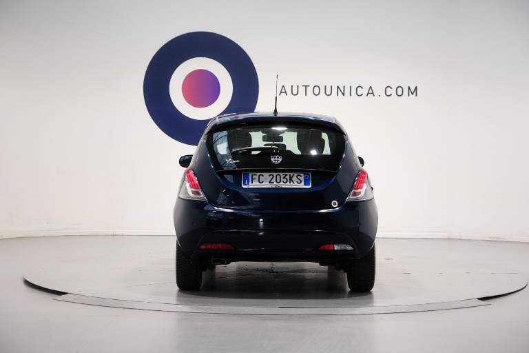 LANCIA Ypsilon 17