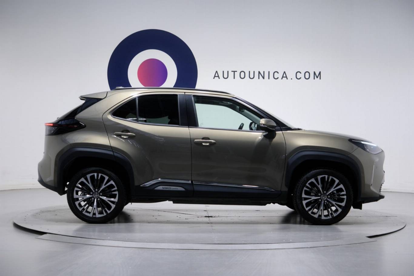 TOYOTA Yaris Cross 4