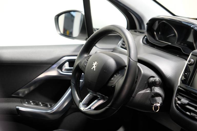 PEUGEOT 2008 52