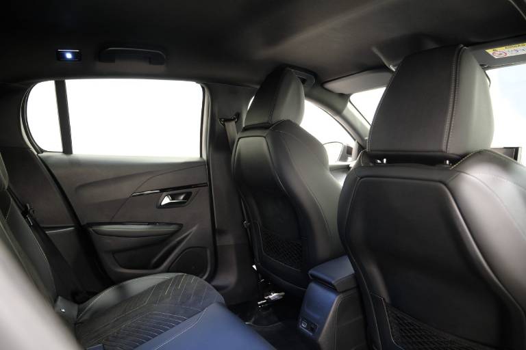 PEUGEOT 208 59