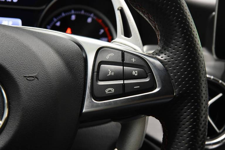 MERCEDES-BENZ CLA 180 8