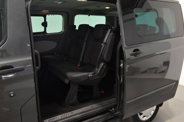 FORD Tourneo Custom 10