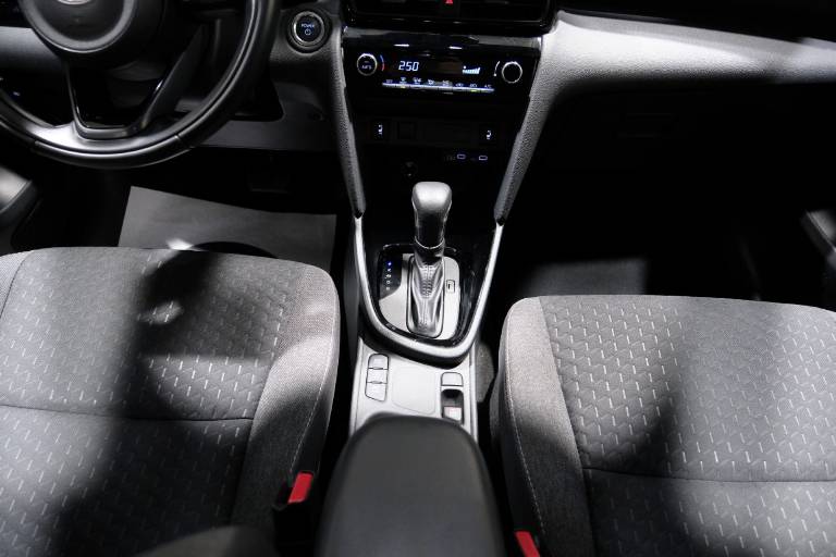 TOYOTA Yaris Cross 41