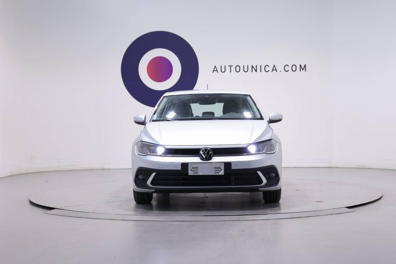 VOLKSWAGEN Polo 2