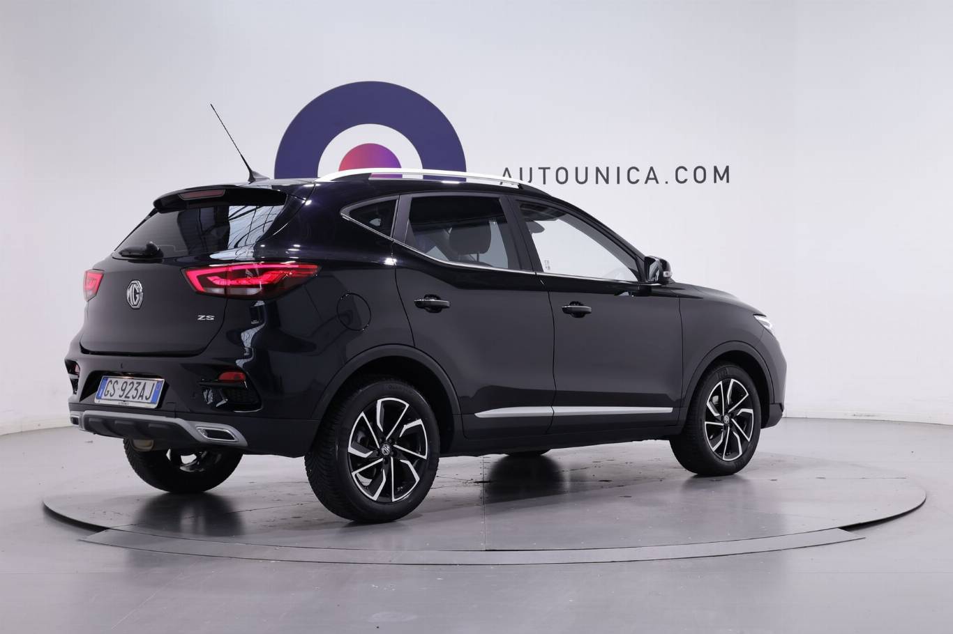 MG ZS 10