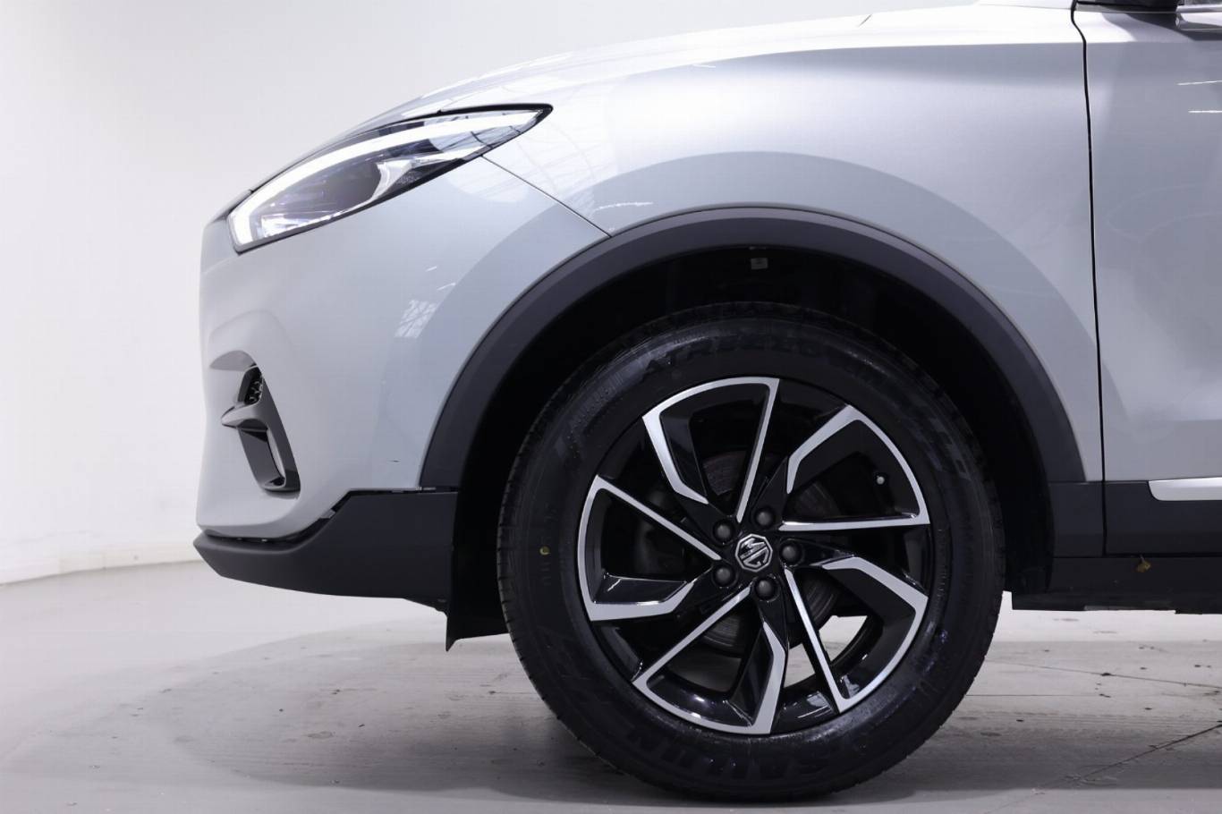 MG ZS 18