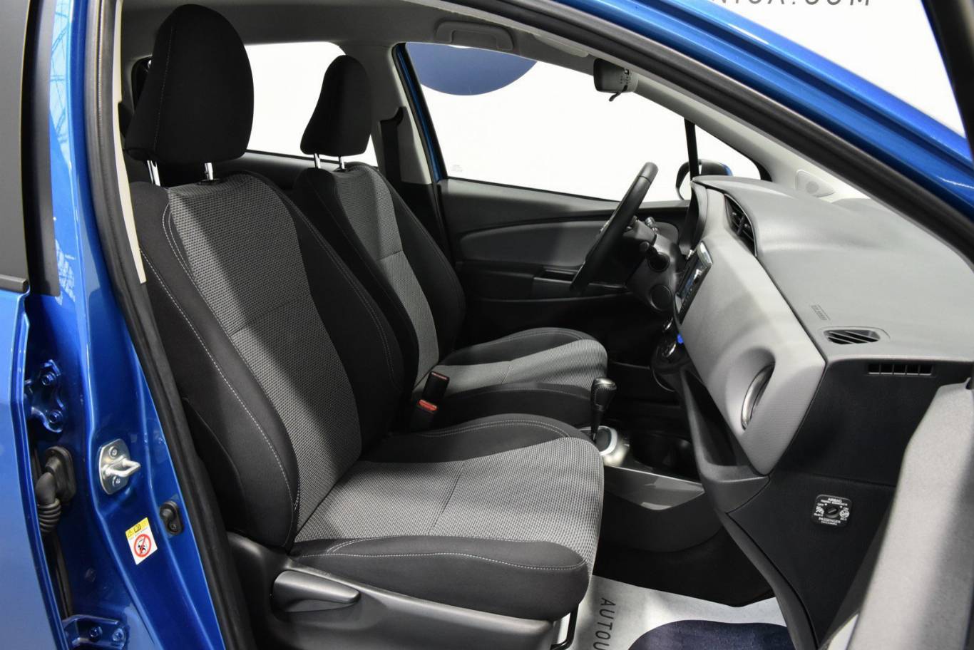 TOYOTA Yaris 44