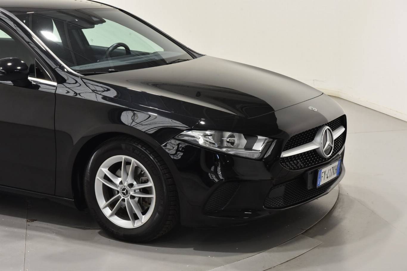 MERCEDES-BENZ A 180 30