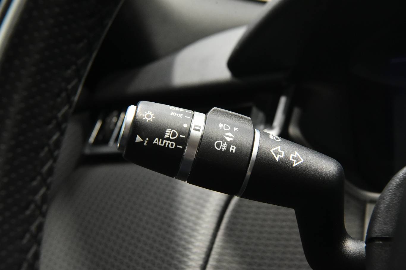 LAND ROVER Range Rover Velar 25